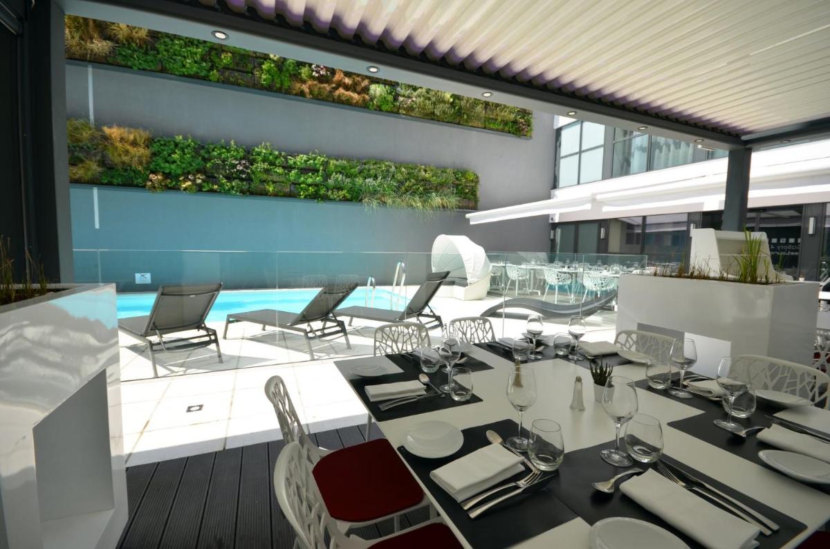 Piscine de l'établissement Holiday Inn Dijon Toison D'or by IHG ou située à proximité