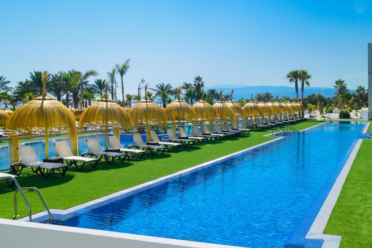 Piscina en o cerca de Cabogata Beach Hotel