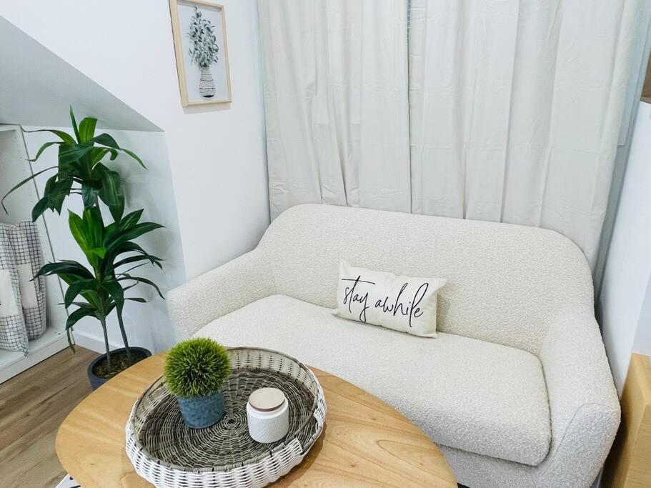 Stylish Cozy one bedroom studio with free parking - Housity