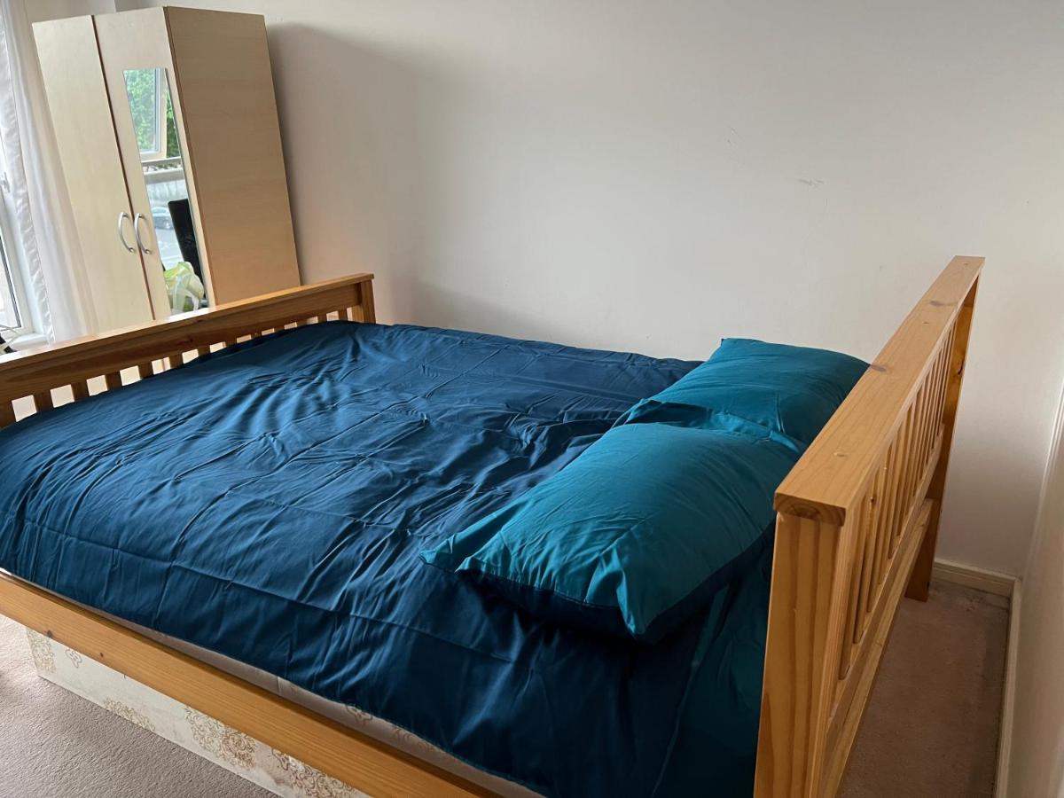 Lovely Double Room In London Colindale - Housity