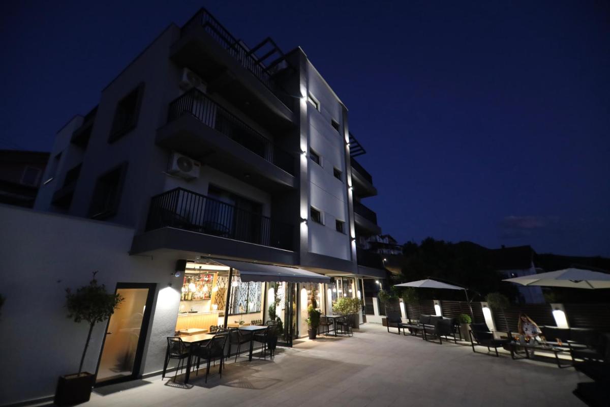 La Vista Luxury Villa - Housity