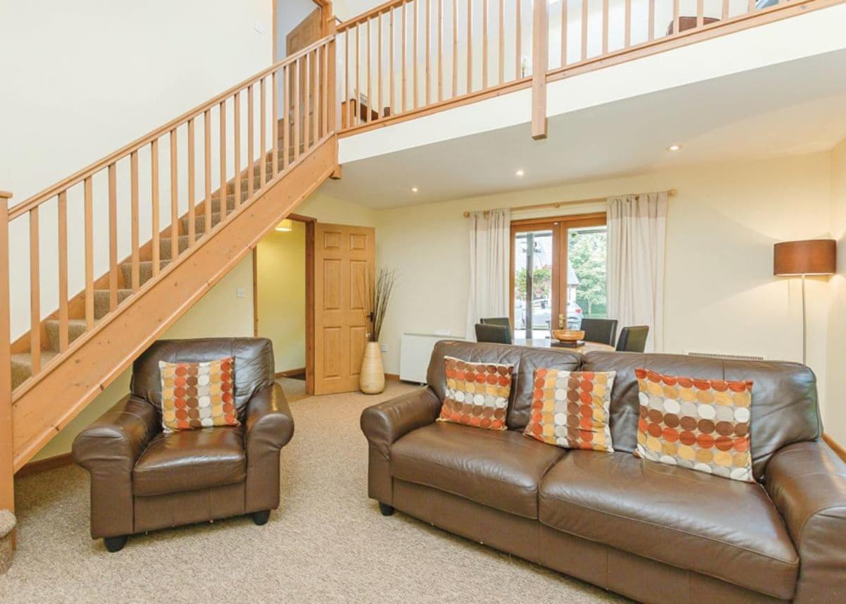 Whipcott Water - Housity