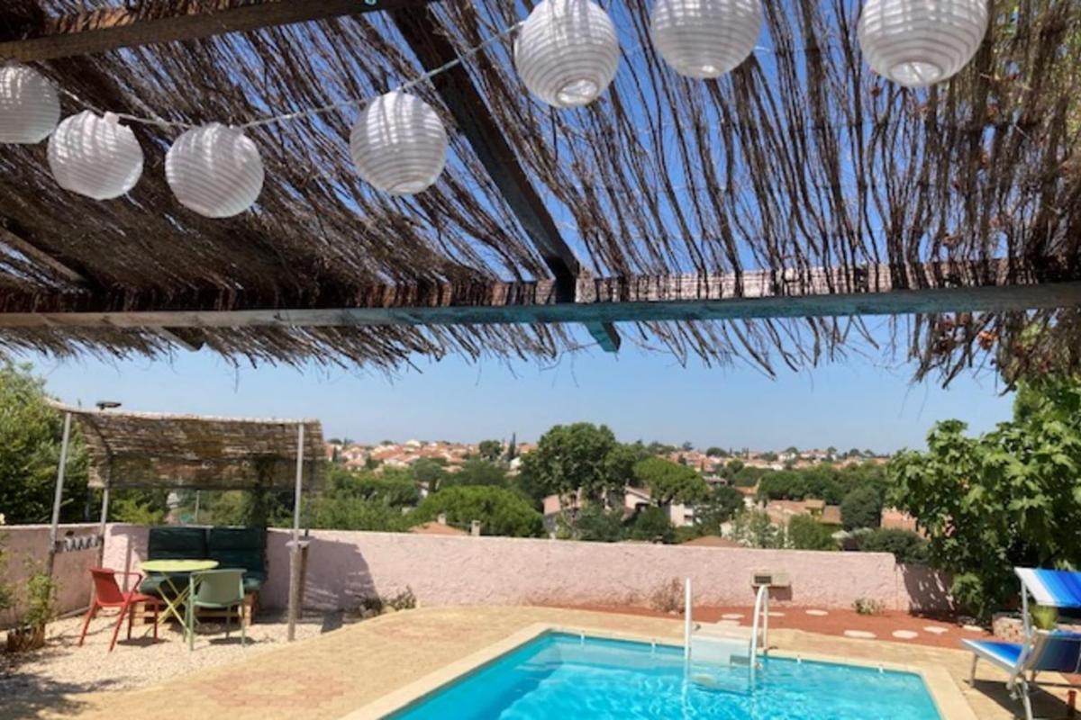 Charming House With Pool Between City And Sea - Housity