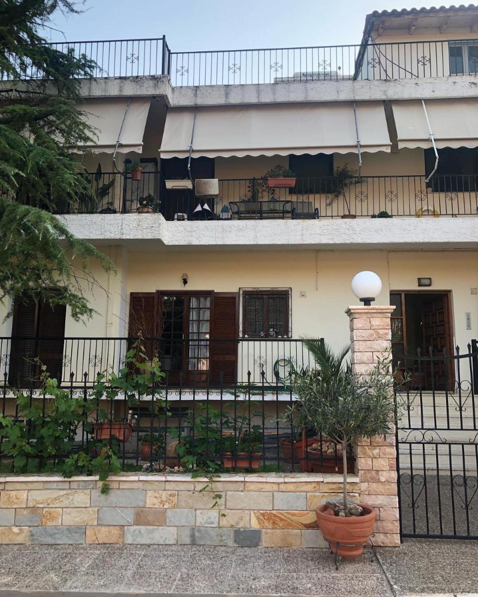 Apartment with Garden - Housity