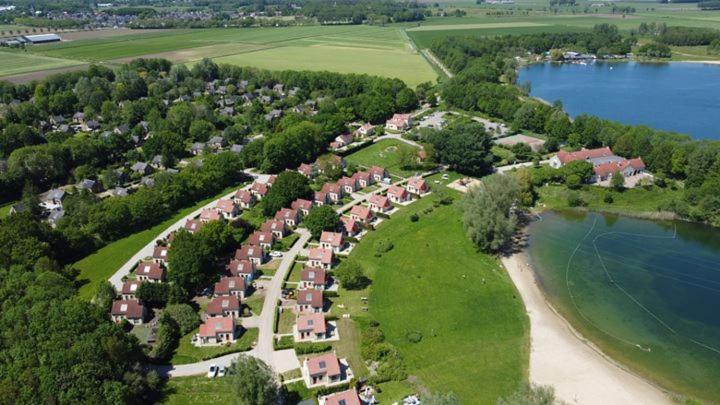 Recreatiewoning Maas en Waal 44 - Housity