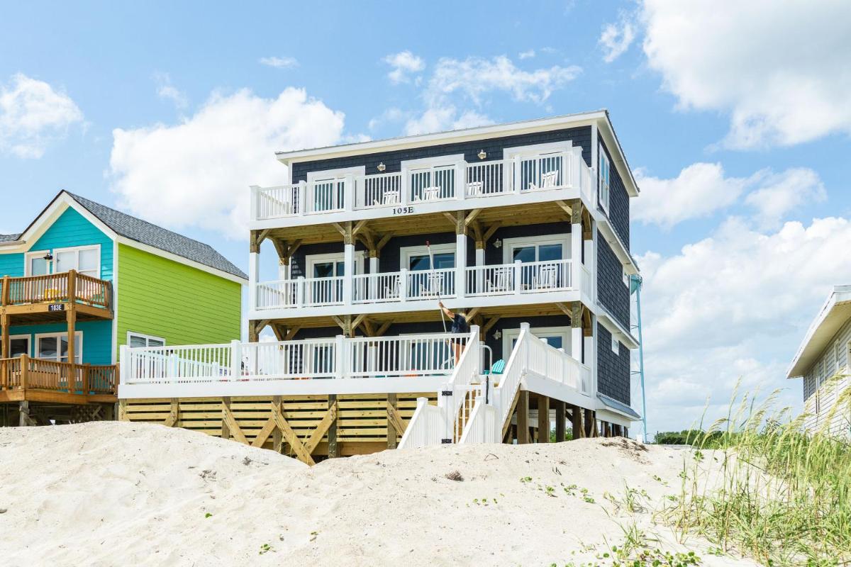 Clear Skies by Oak Island Accommodations - Housity