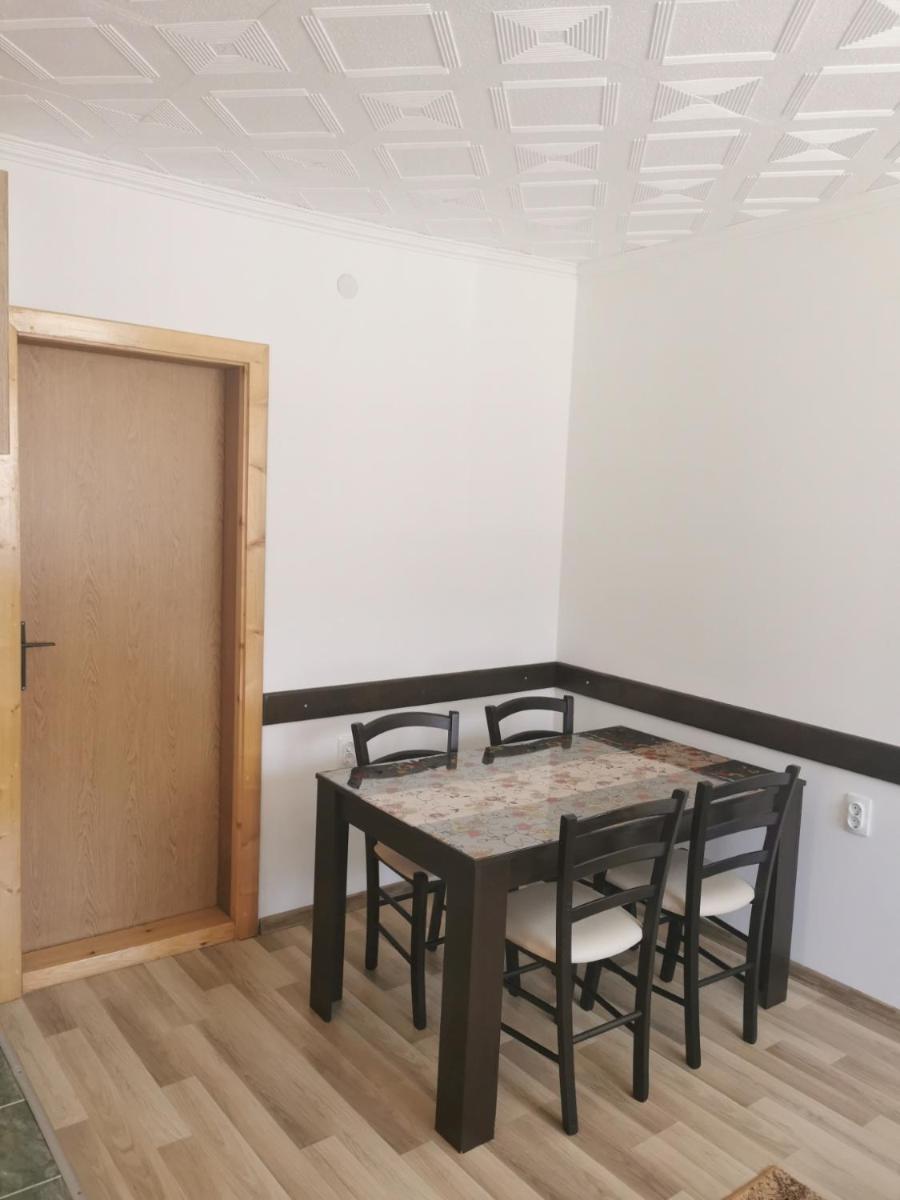 Apartmani Momčilo - Housity