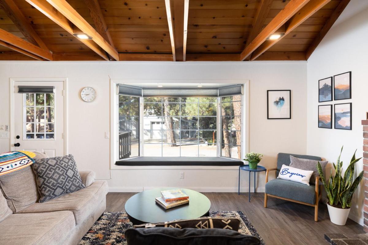 Bayview Bungalow - Cabin with Hot Tub One Block from Big Bear Lake! - Housity