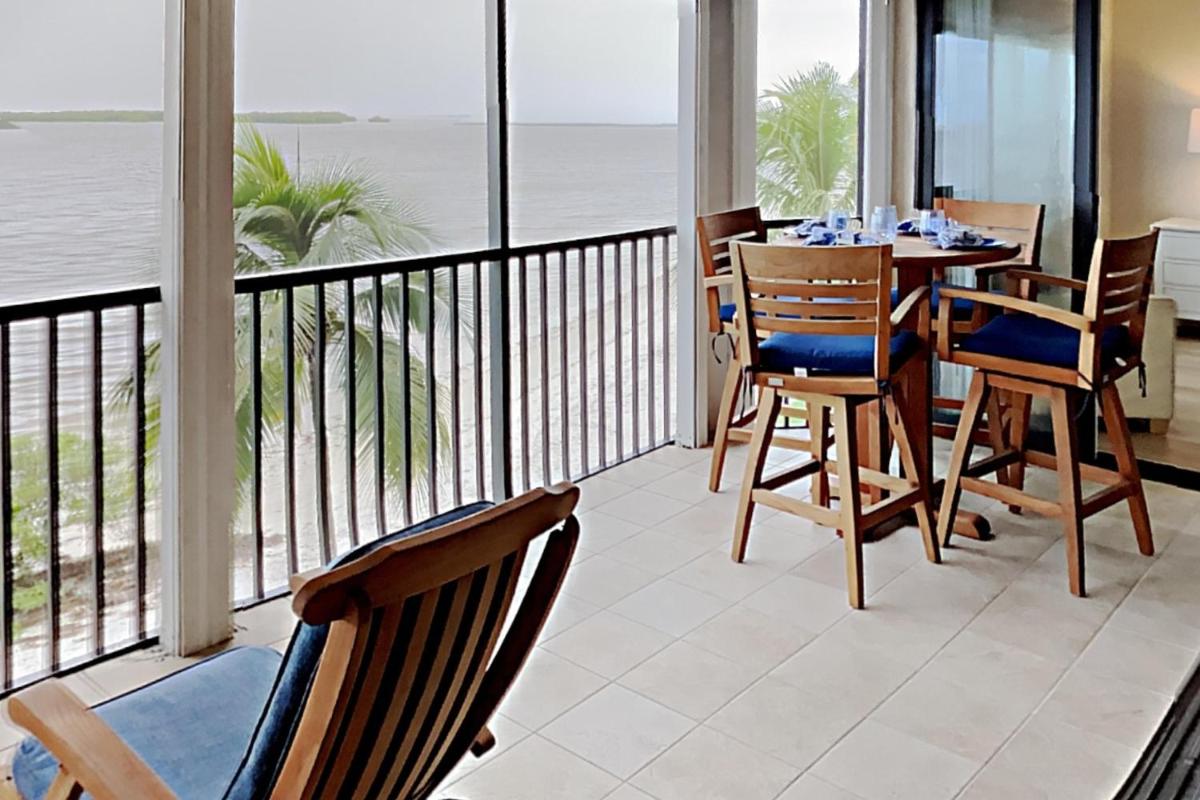 Bay View Tower 233 Sanibel Harbour Resort - Housity
