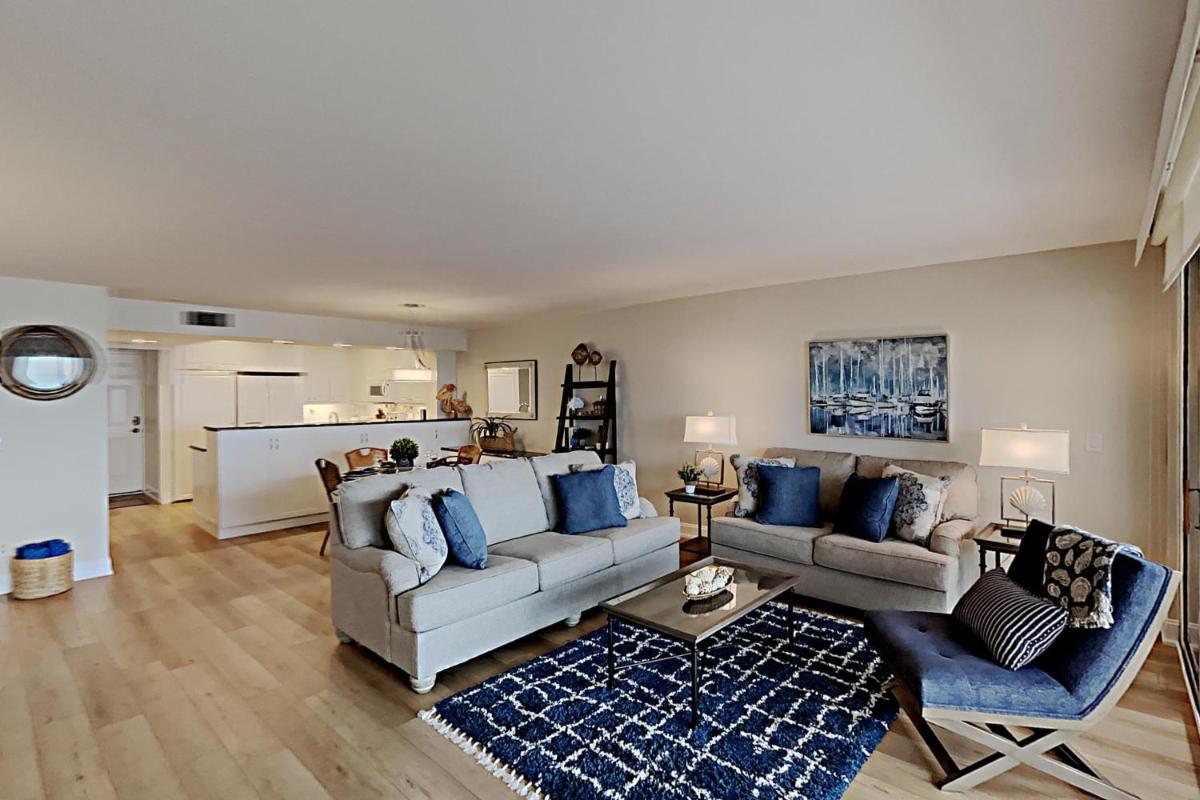 Bay View Tower 233 Sanibel Harbour Resort - Housity