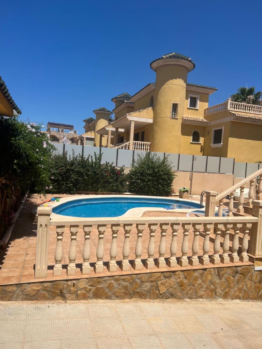 Villa Rayo Rojo in Brias- y -golf 6 calle Ebro - Housity