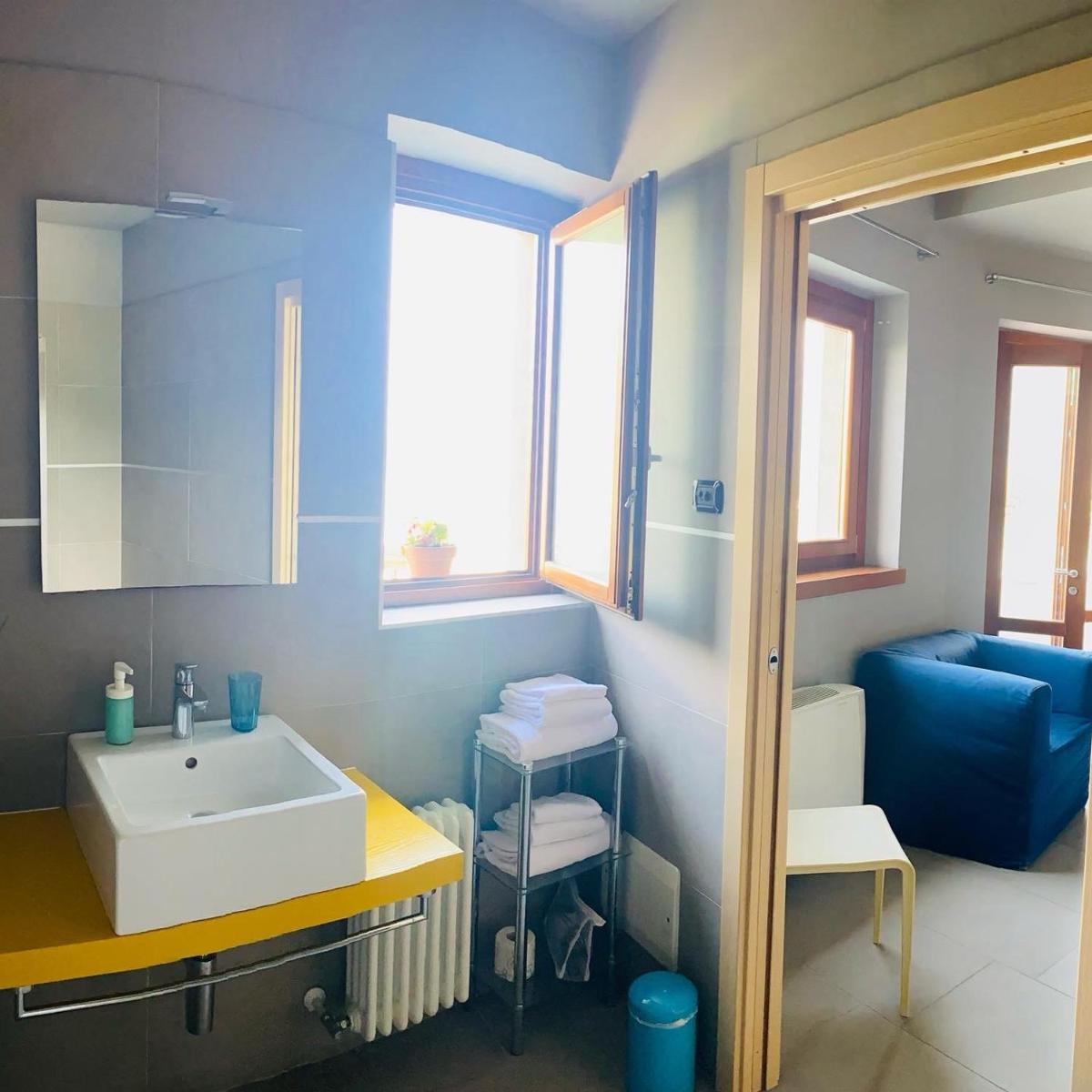 Vela di Soleville camere con e senza vista lago con ristorante & pizzeria - Housity