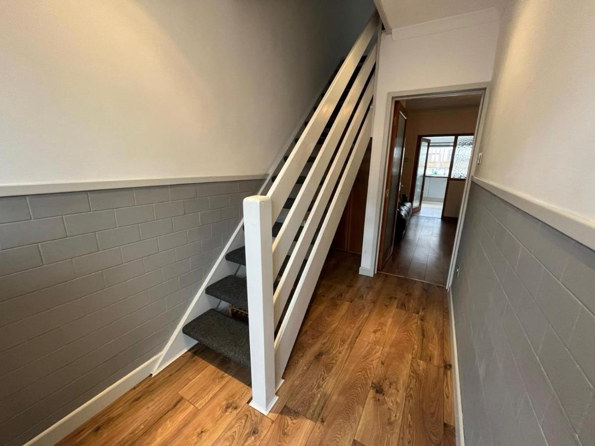 Bright and Spacious Home in Port Tennant - Housity