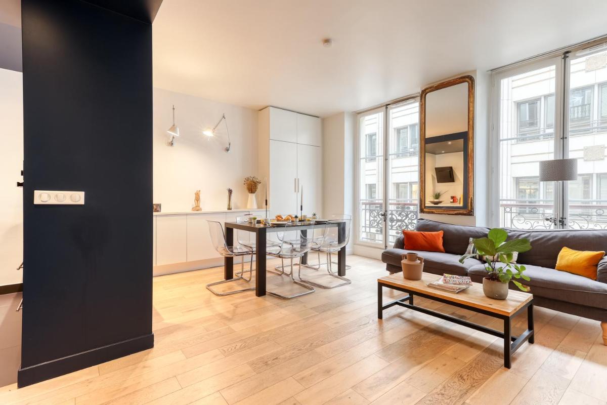 Gorgeous 2 Bdrs Flat in a Prime Location - Opera - Housity