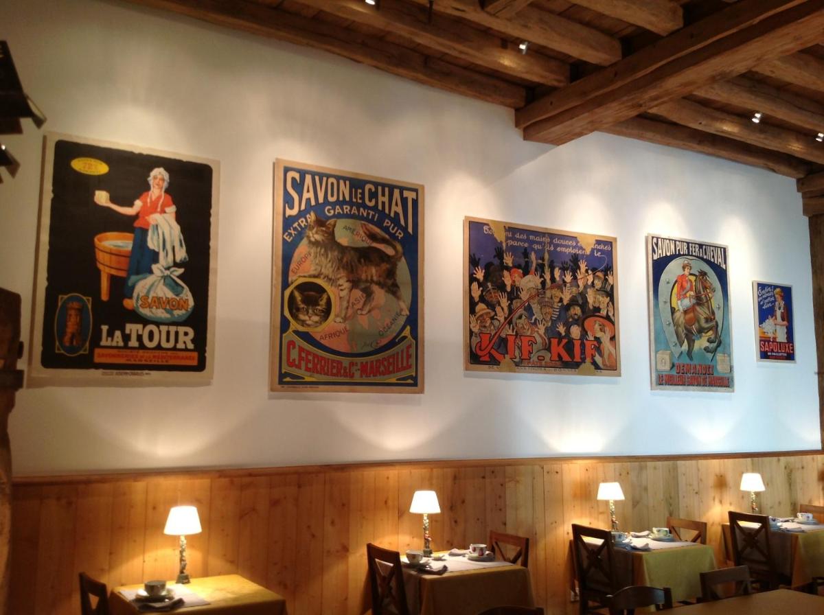 Restaurant ou autre lieu de restauration dans l'établissement Le Domaine de Mestré, The Originals Relais