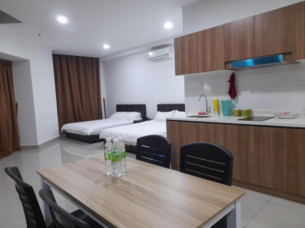 Pacific Towers Star Seksyen 13 PJ Jaya One Parking Pool Kitchen - Housity