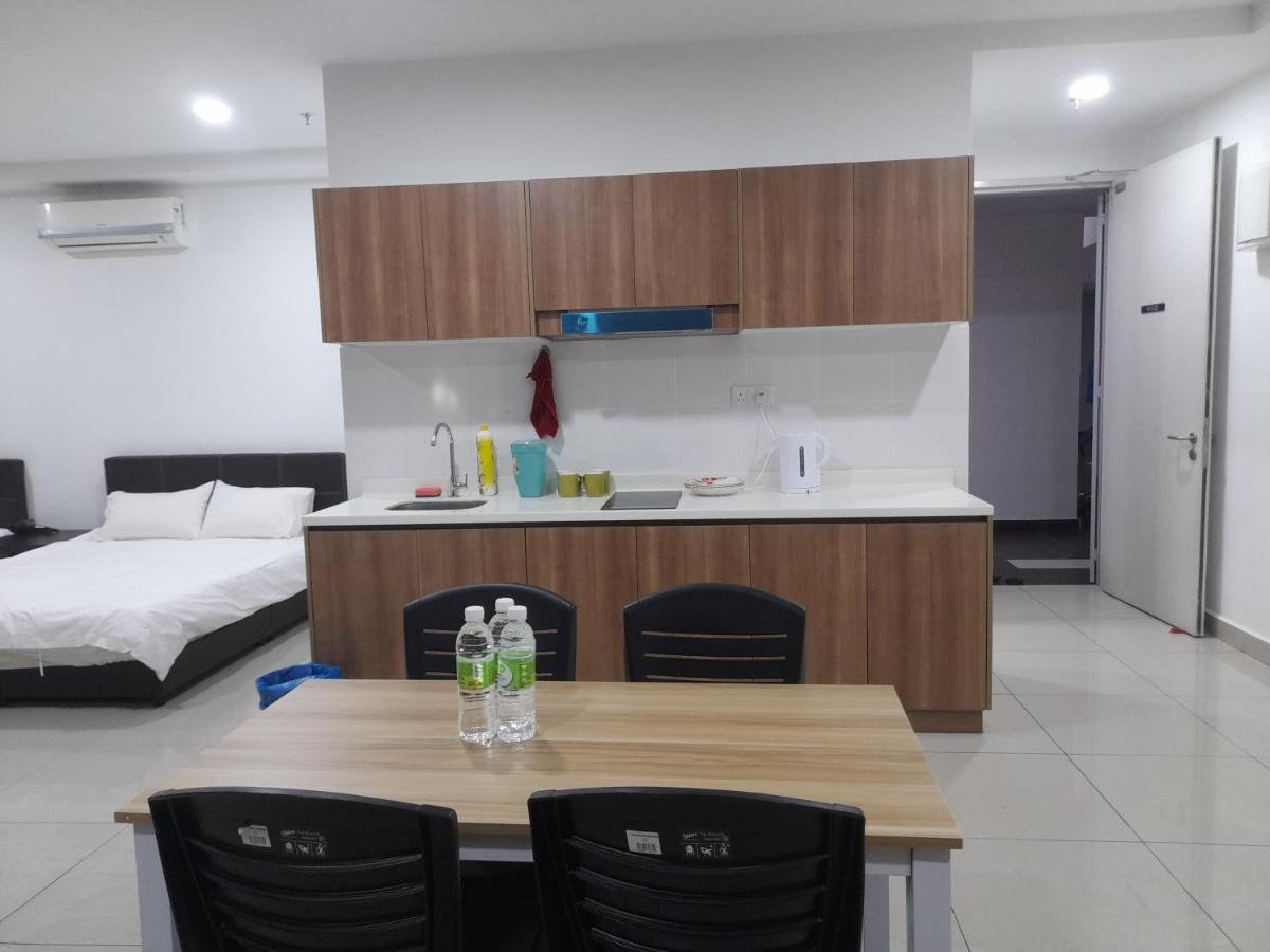 Pacific Towers Star Seksyen 13 PJ Jaya One Parking Pool Kitchen - Housity