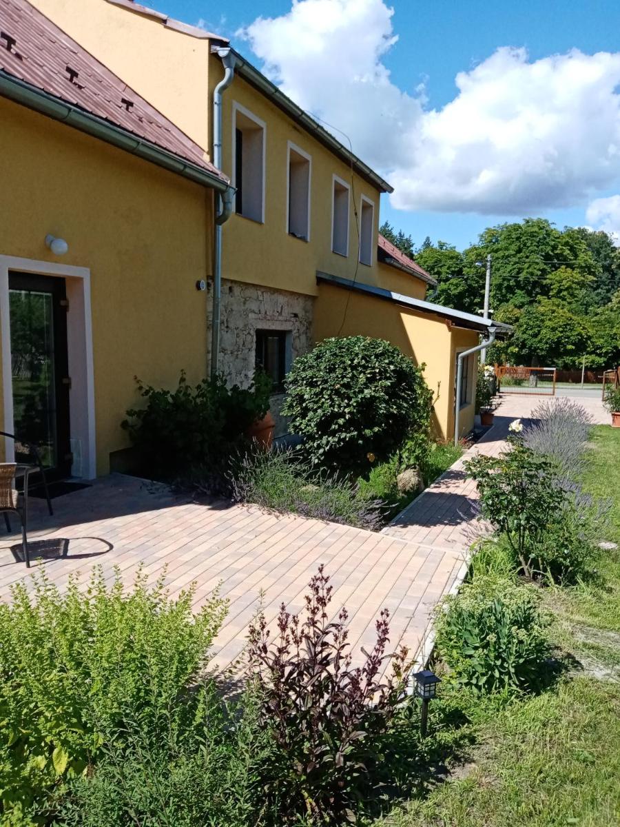 Ralsko-Hradcany - apartmán - Housity
