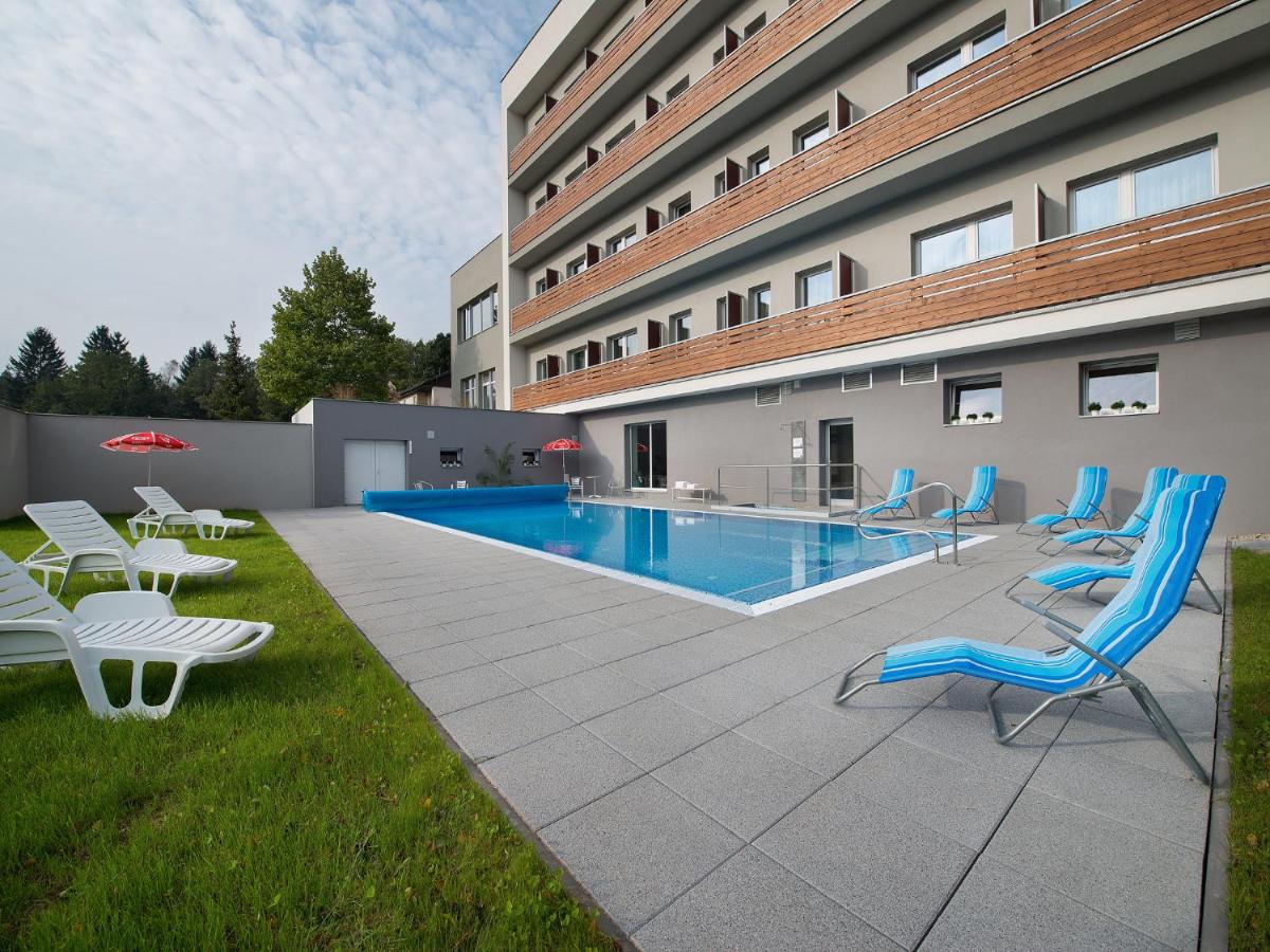 EA Hotel Kraskov - Housity