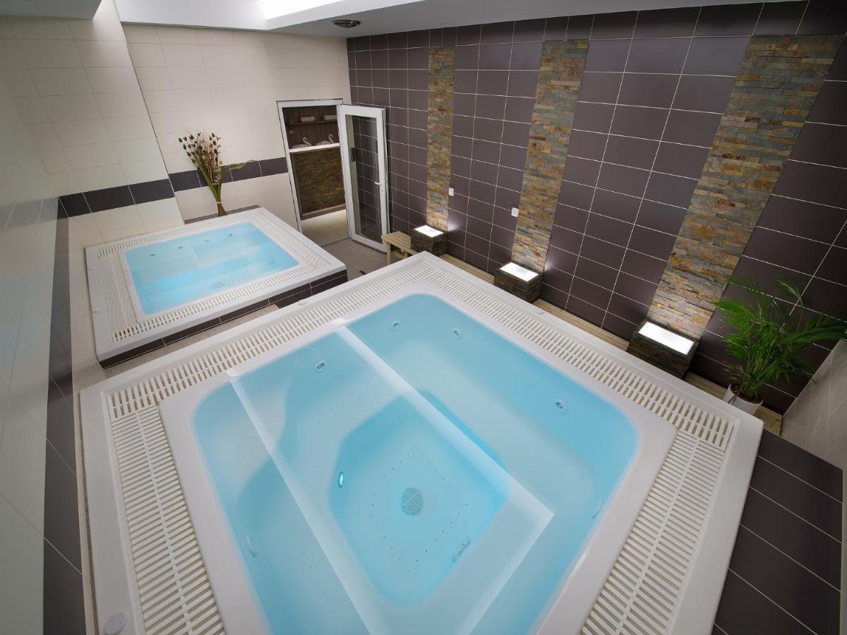 Suitetrails - EA Hotel Kraskov