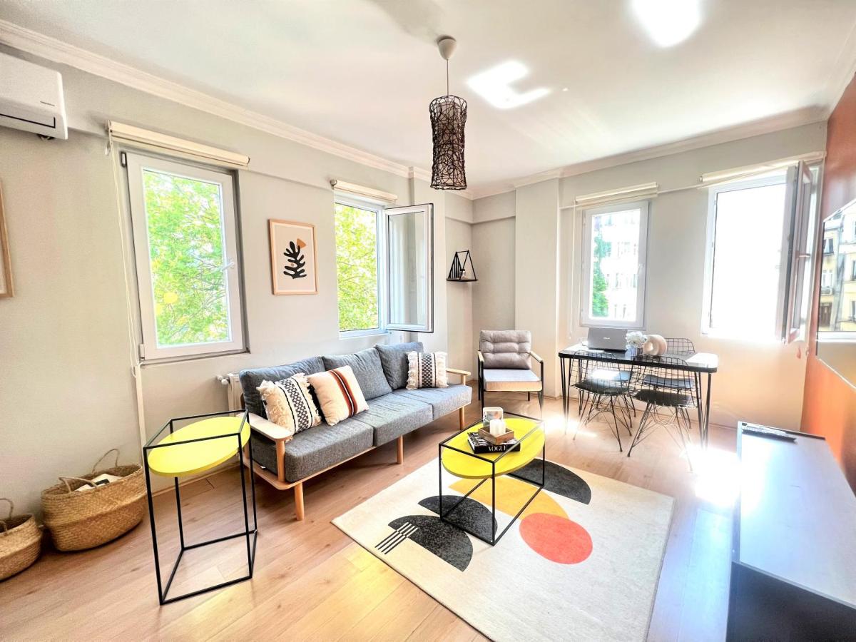 WONDER HOMES- Cozy Flat, 2BR, Terrace, Cihangir - Housity