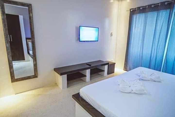 G Hotel - Housity