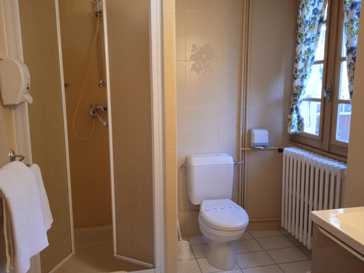 Salle de bains dans l'établissement Hotel les Sapins