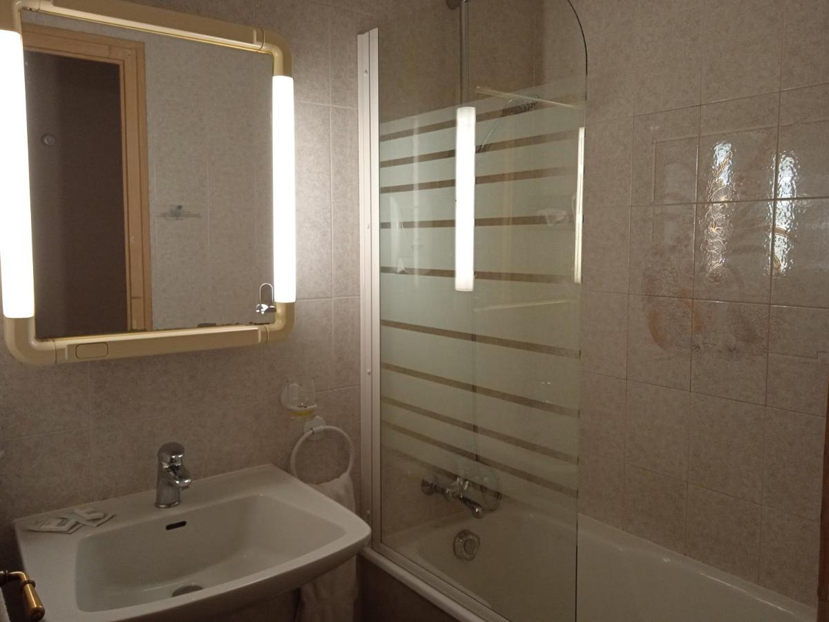 Salle de bains dans l'établissement Hotel les Sapins