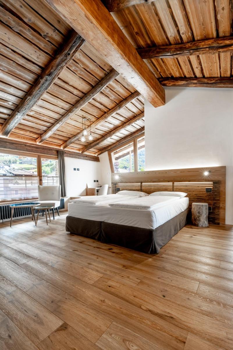 Curt di Clement Eco Mobility Hotel - Housity