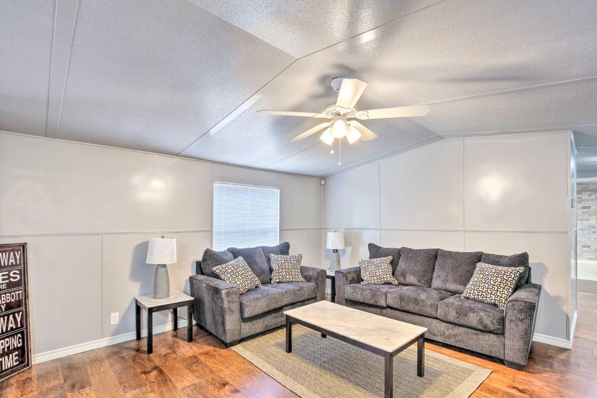 Pipe Creek House - Fish, Boat, Swim, Relax! - Housity