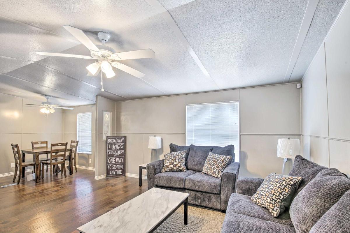 Pipe Creek House - Fish, Boat, Swim, Relax! - Housity