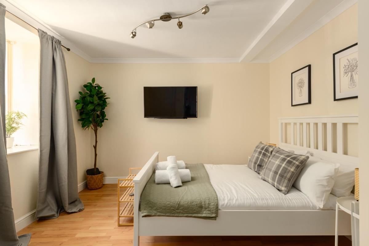 Cosy Dean Village Studio - Housity