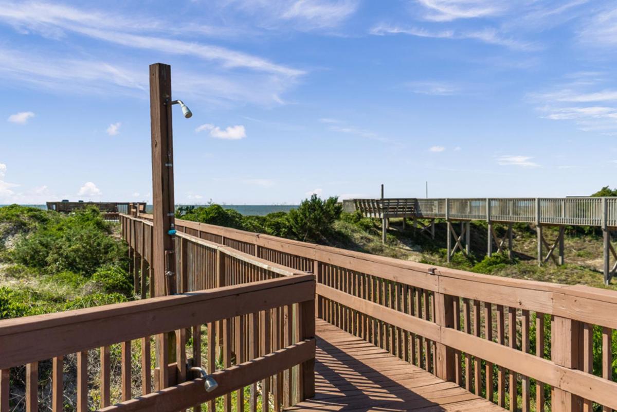 Kick Back Cottage by Oak Island Accommodations - Housity