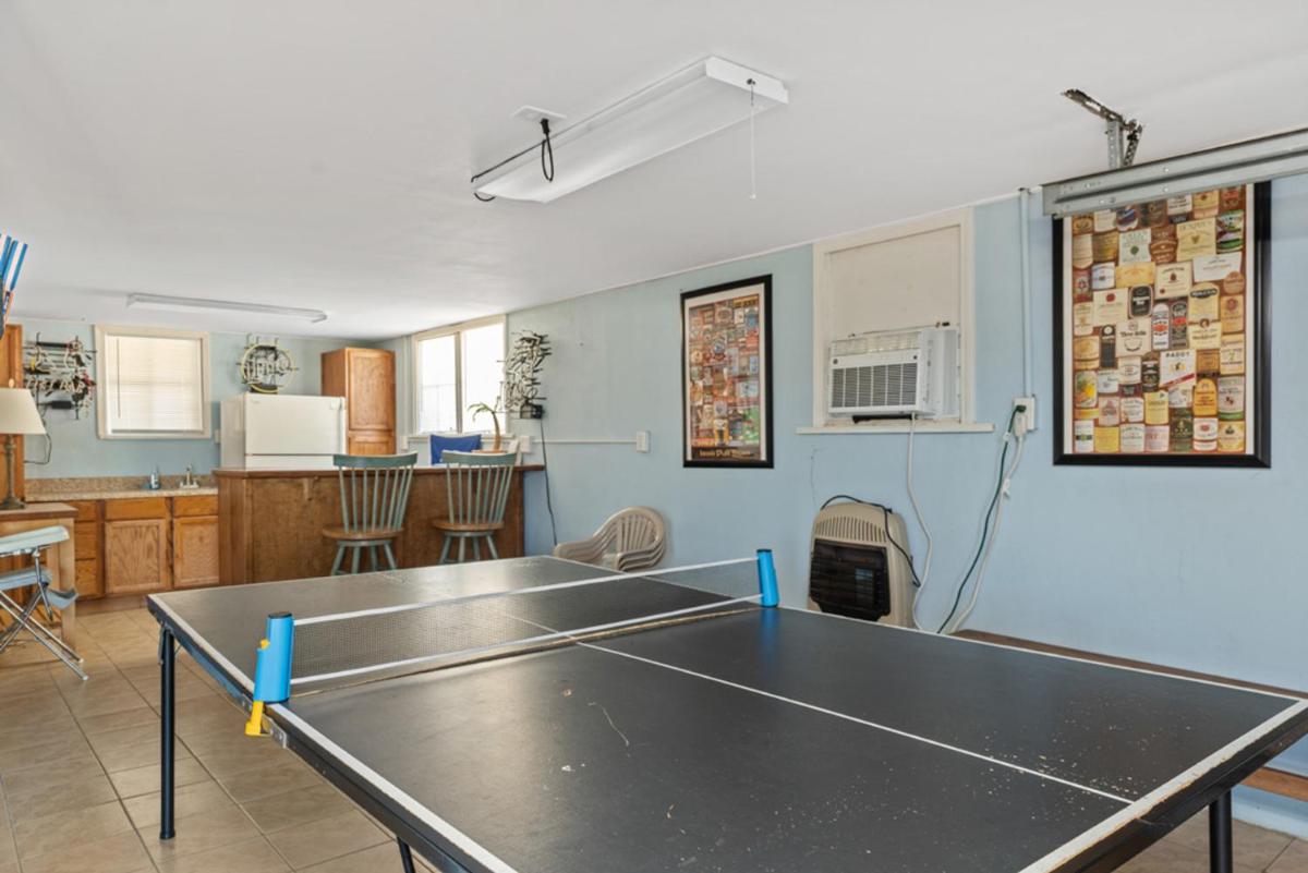Kick Back Cottage by Oak Island Accommodations - Housity