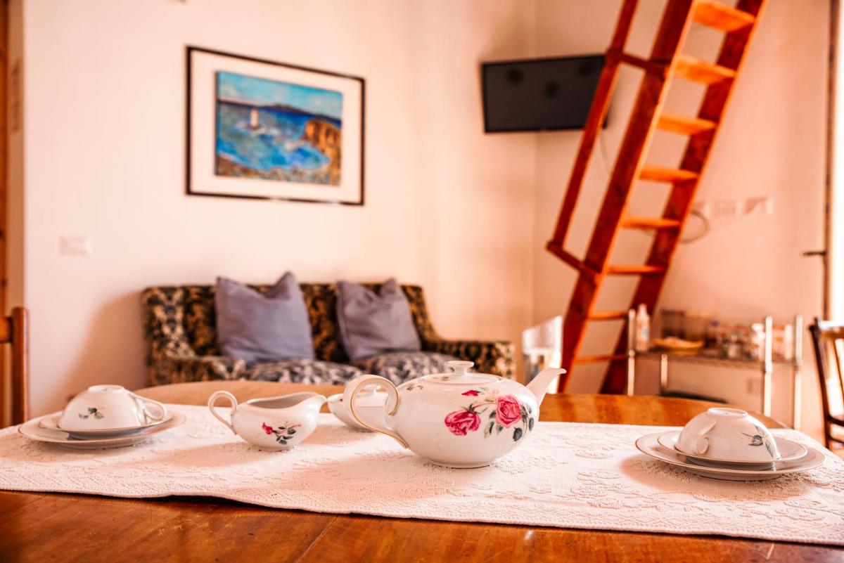 Bobo's House Calasetta - Housity