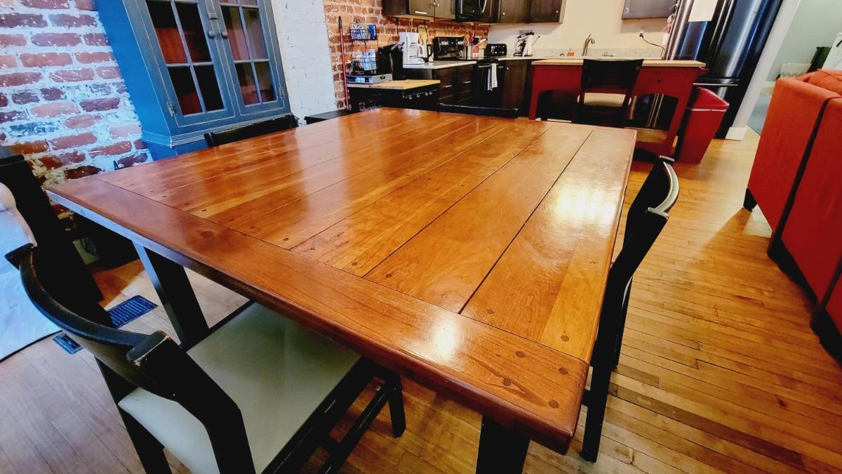 Family-Friendly 3 bedroom in Historic building! - Housity