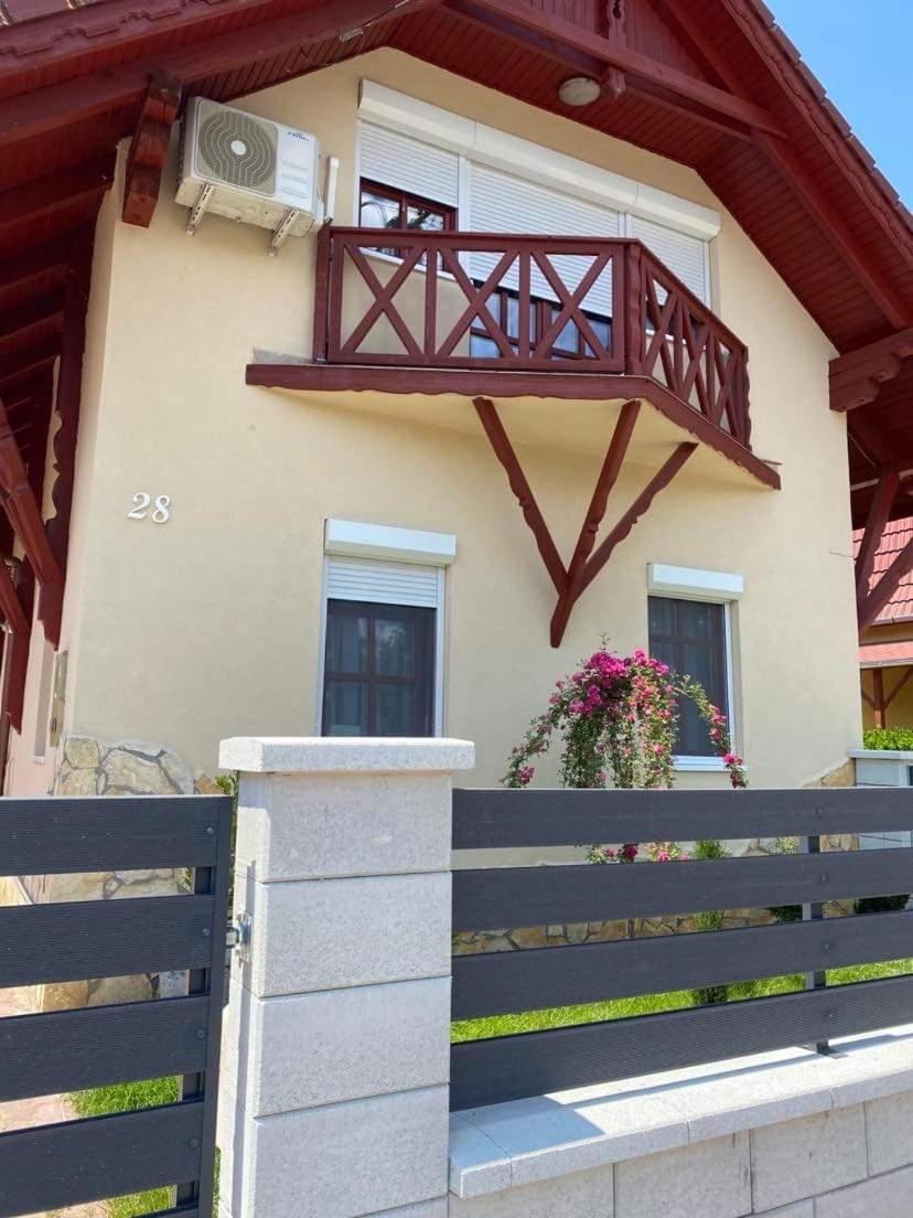 Aranypatkó Vendégház Lovasudvar - Housity