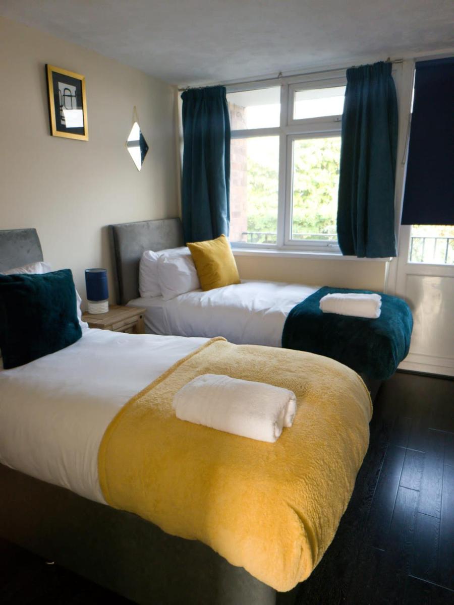 Relaxing serviced apartment with parking & free Wi-Fi - Housity