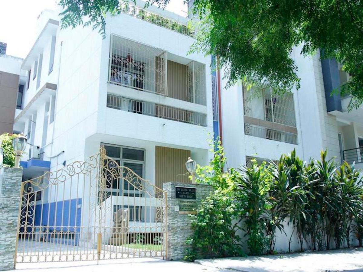 Maplewood Guest House, Neeti Bagh, New Delhiit is a Boutiqu Guest House - room 8 - Housity
