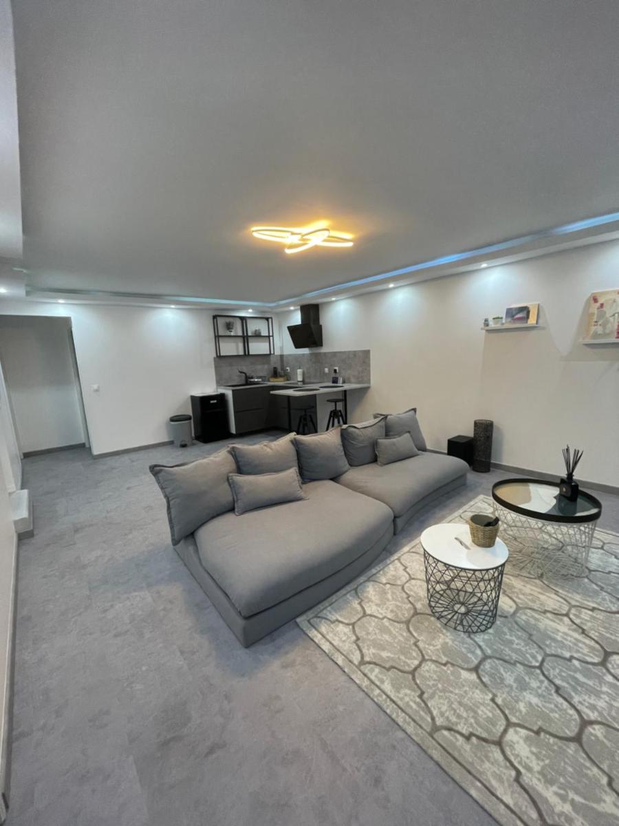 Superbe appartement avec piscine - Housity