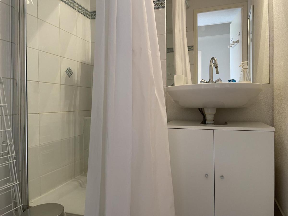Appartement Golf à Pornic - 2 Pers, Vue Imprenable, Piscine - Proche Plage et Commerces - FR-1-612-81 - Housity