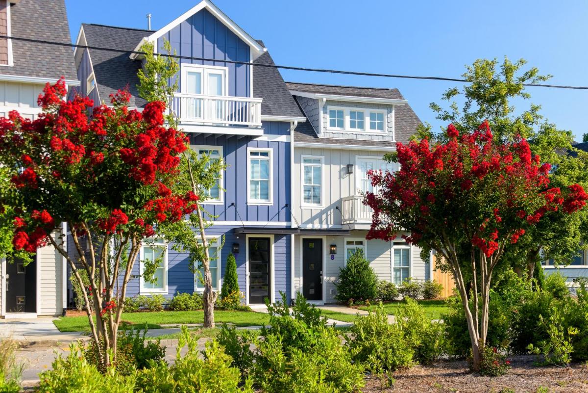 Emmylou by AvantStay Magnificent 4BR Condo in Heart of Nashville - Housity