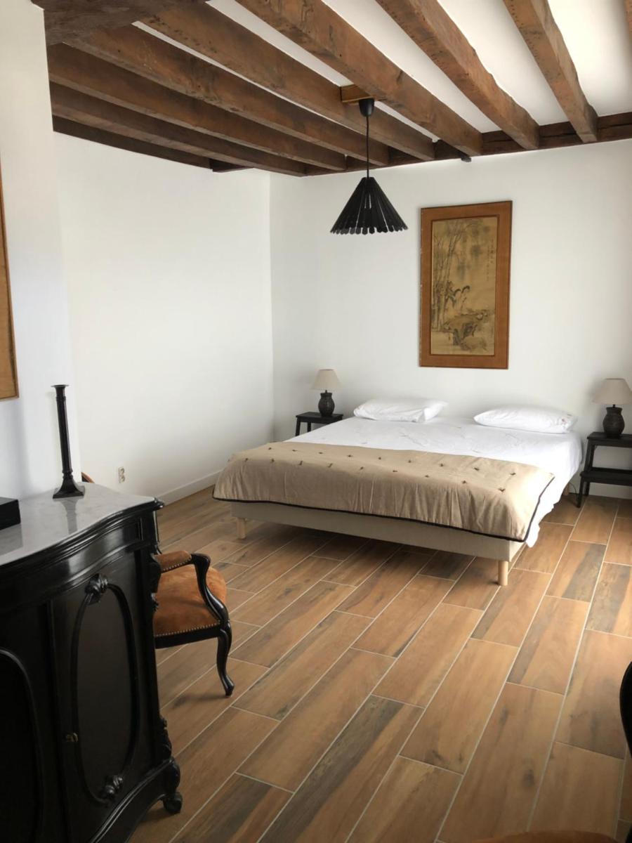 La cour des remparts - Housity