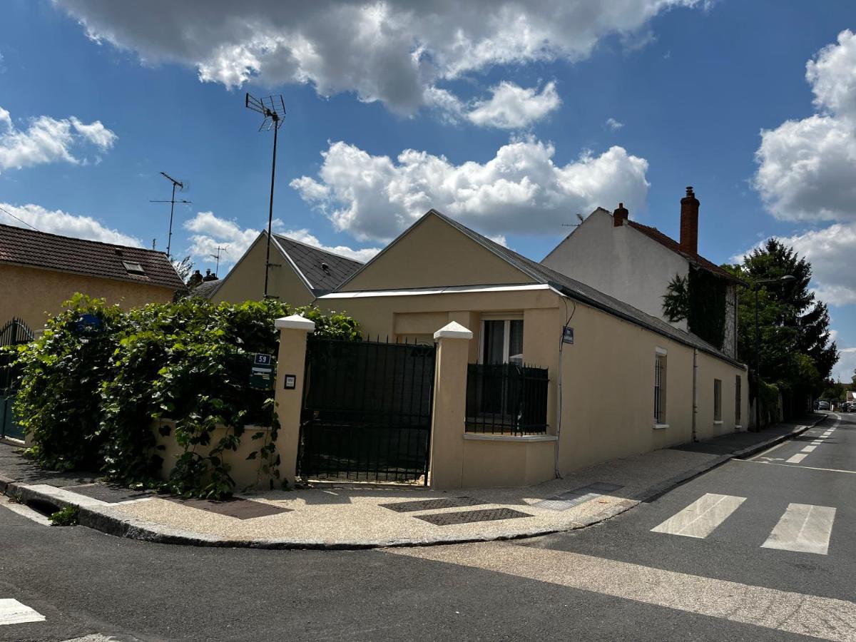 Studios au quartier pavillonnaire rue d Ambert - Housity