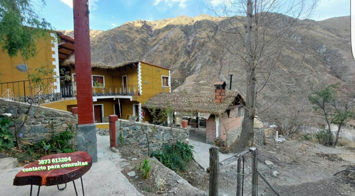 POSADITA LOS ALAMOS, estamos San Isidro 8km pasando Iruya vea todas las imágenes antes de reservar camionetas llegan hasta 100 MTS del Alojamiento - Housity