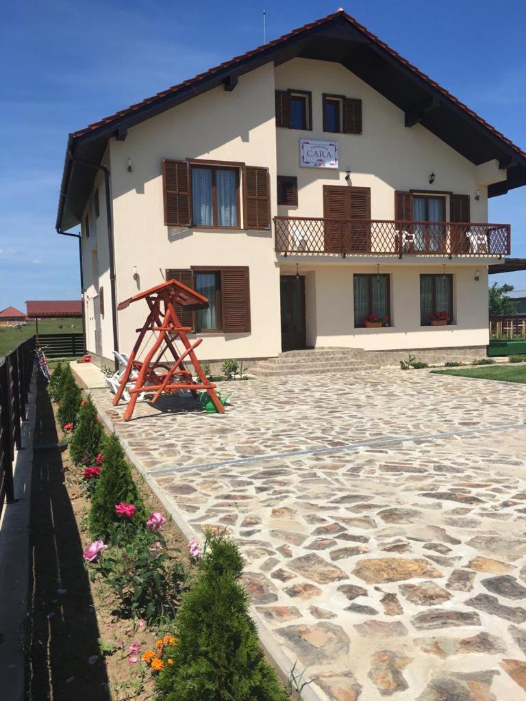 Pensiunea Cara - Housity