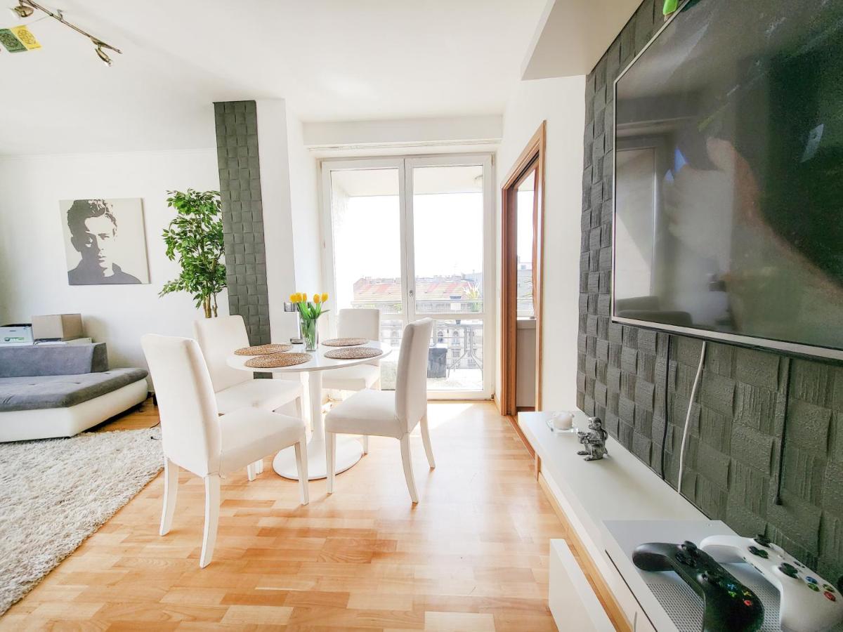 Budapest - Duna part - Housity