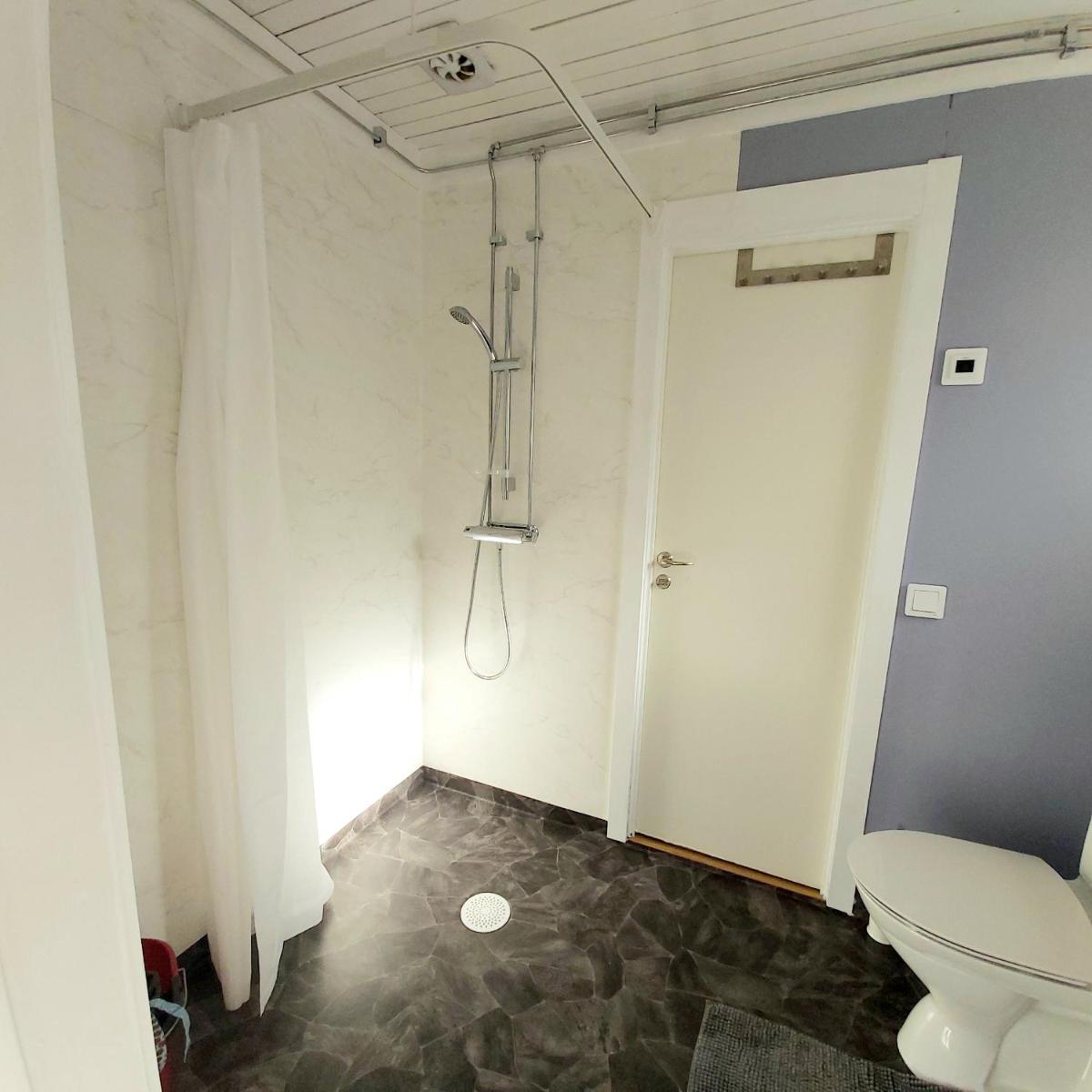 Hällestrand - Langan guest room B&B - Housity