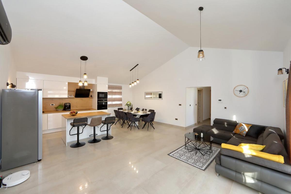 Villa Ivana 2 - Housity