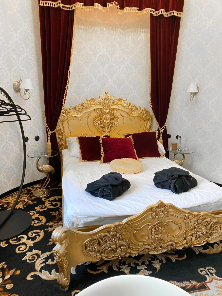 Night o'clock Apart Premium - Housity